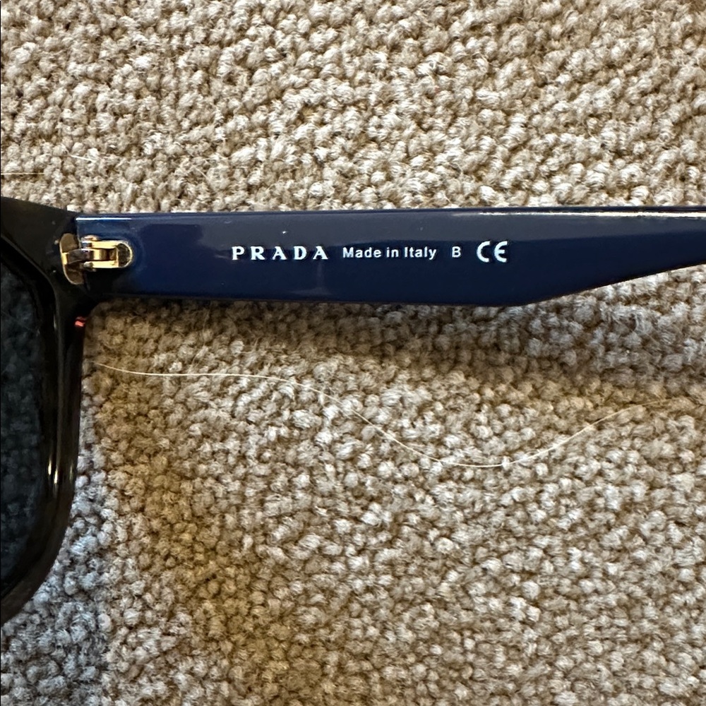 Prada Black Textured Box - Picture 4 of 8